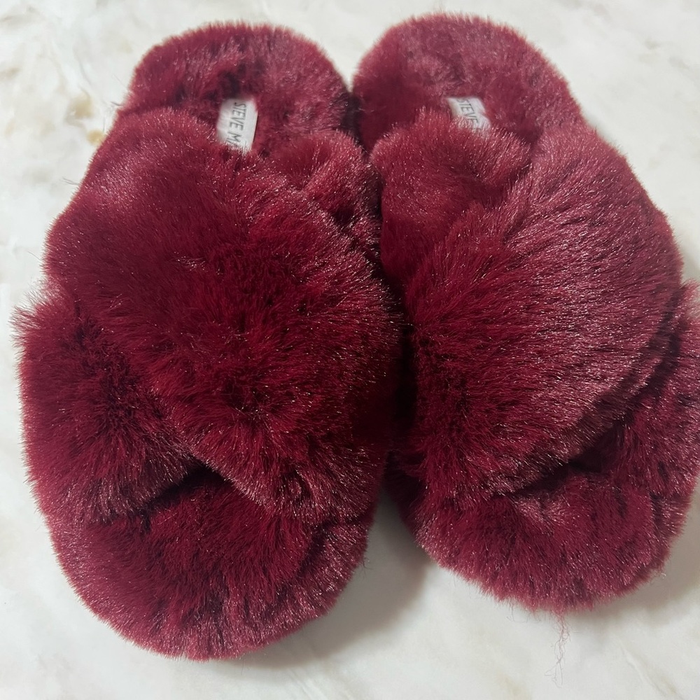 Steve Madden Plush Burgundy Slip On Shoes